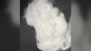 90D*102MM ইমিটেশন মোহেয়ার স্টেপল ফাইবার, শীতকালীন বুনন সুতার জন্য উচ্চ দীপ্তি বাল্কি ফাইবার