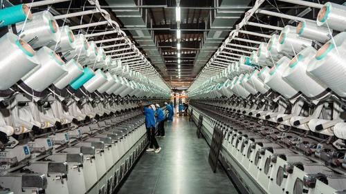 সম্পর্কে সর্বশেষ কোম্পানি খবর তুলা এবং পলিস্টার ফাইবারের মধ্যে পার্থক্য: একটি গভীর পেশাদার বিশ্লেষণ