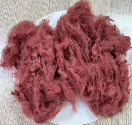 ভালো দাম পুনর্ব্যবহৃত পলিয়েস্টার স্টেপল ফাইবার ১.৫ডি ৩৮মিমি ডোপ ডাইড লাল অনলাইন