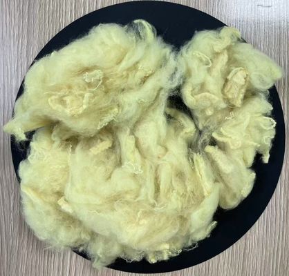 গুণ পুনর্ব্যবহৃত পলিস্টার স্ট্যাপল ফাইবার 2.5D 51mm Chick Yellow কারখানা